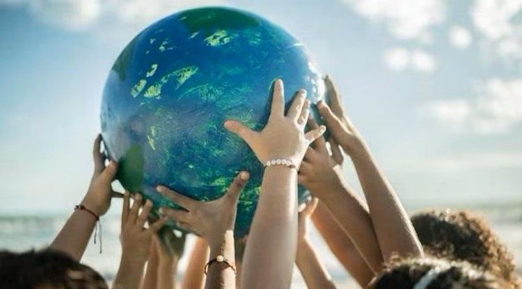 Il 22 aprile si celebra in tutto il mondo l’Earth Day, un’occasione per riflettere sul nostro rapporto con l’ambiente e sull’impatto delle nostre azioni quotidiane.