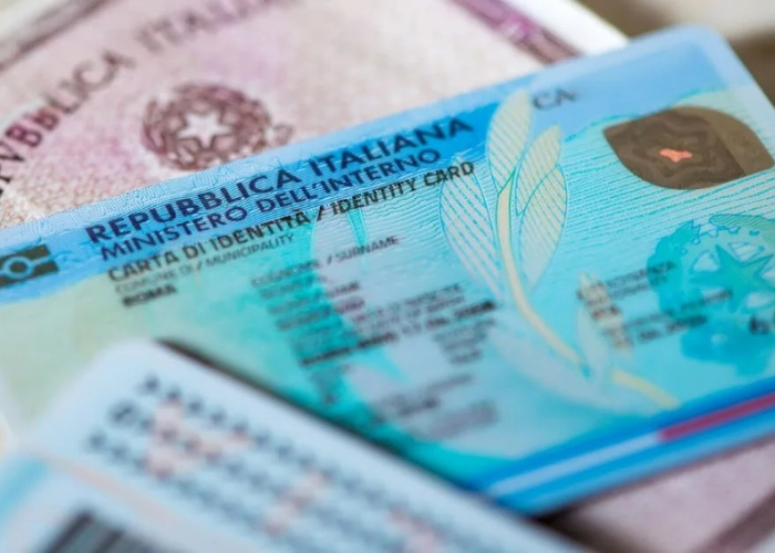Prorogata fino al 31 gennaio 2027 la validità della carta d'identità cartacea esclusivamente come documento di riconoscimento in Italia. Dal 3 agosto 2026 non sarà più valida per l'estero.