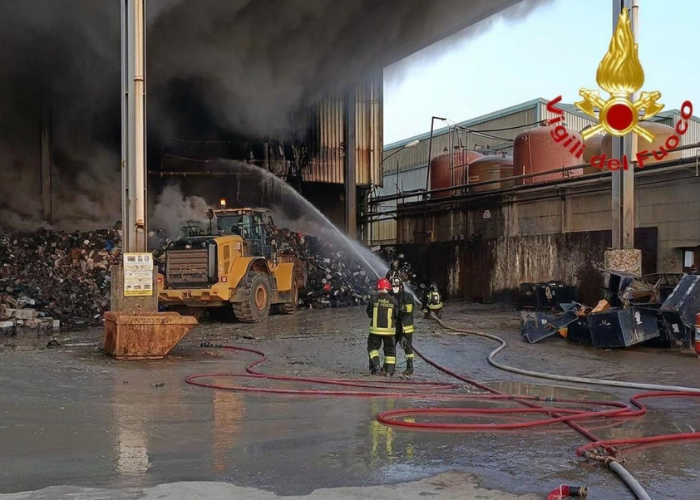 Immagine che raffigura Incendio alla Haiki Metal di Paderno Dugnano