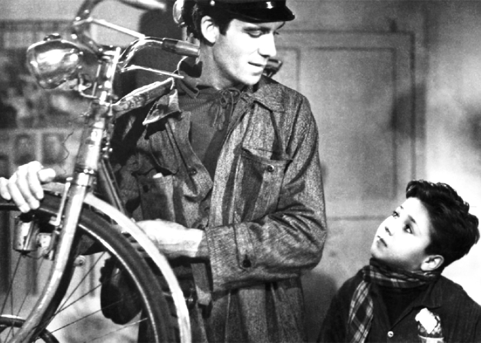 Immagine che raffigura Cinema in bici | Ladri di biciclette