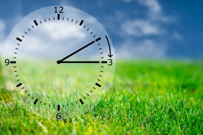 Nella notte tra il 29 e il 30 marzo 2025 dormiremo un’ora in meno per una notte, ma avremo più luce la sera.
